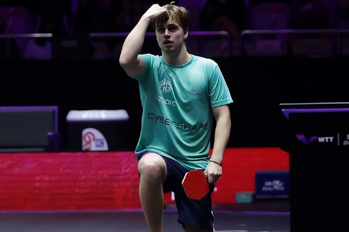 仅18岁的 仅18岁的